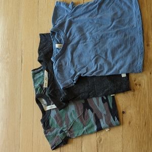 Lot 3 Childhoods Tees 12-18mp